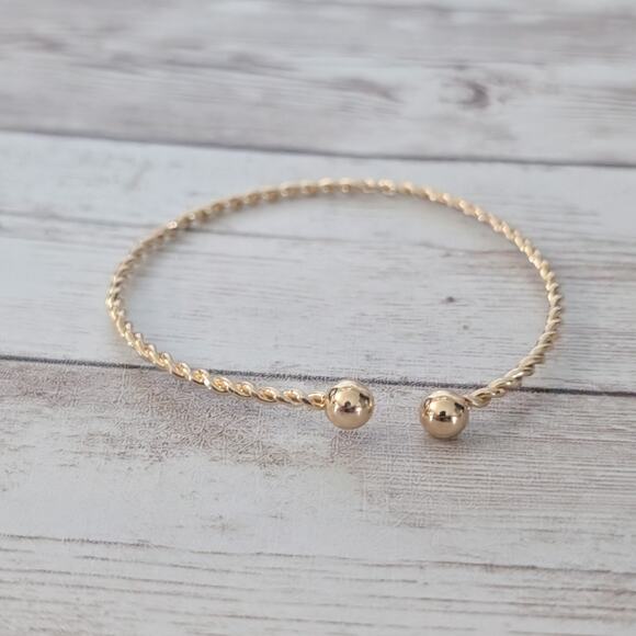 Dainty Gold Tone Twisted Design Bracelet - Some Bending - Picture 4 of 5